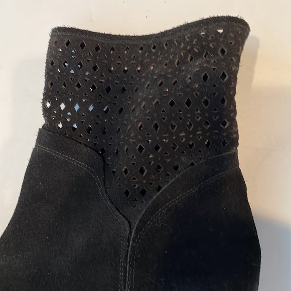 Michael Kors Women’s Black Suede Graham Ankle Booties - size 8 - Picture 12 of 16